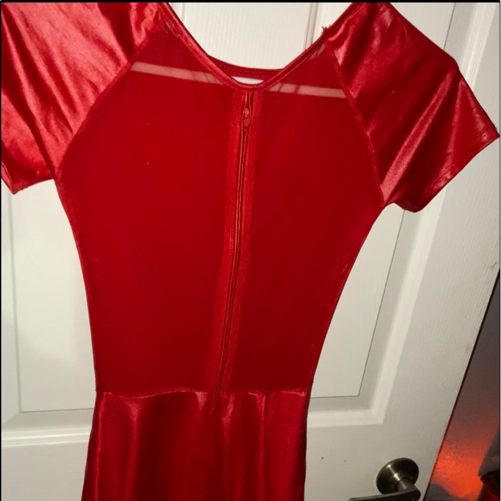 HOT RED DRESS - Picture 2 of 3